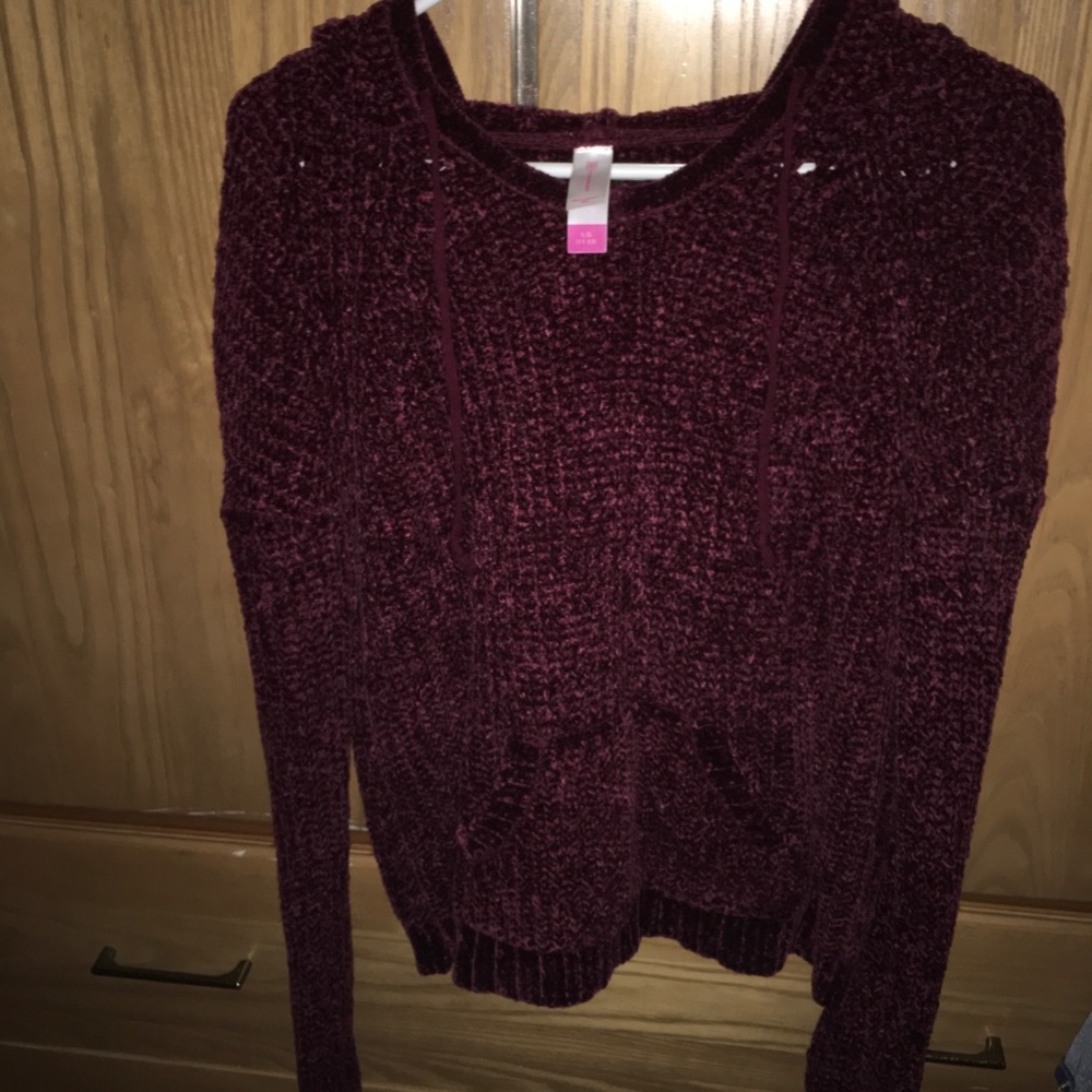Burgundy sweater with hood never worn